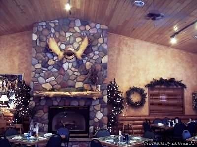 Pine Peaks Lodge & Suites Cross Lake Dalaman gambar
