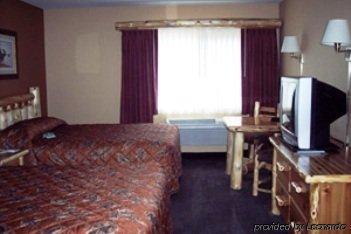 Pine Peaks Lodge & Suites Cross Lake Bilik gambar